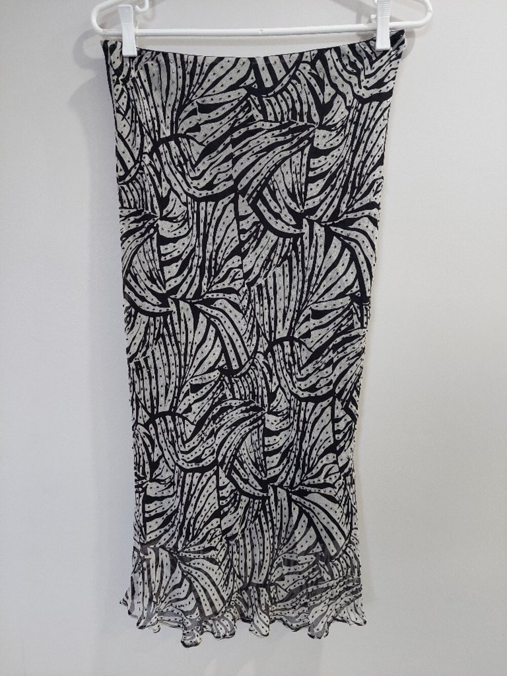 ICE Women's Size L 100% Silk straight skirt Black & White Leaf Print Beaded
